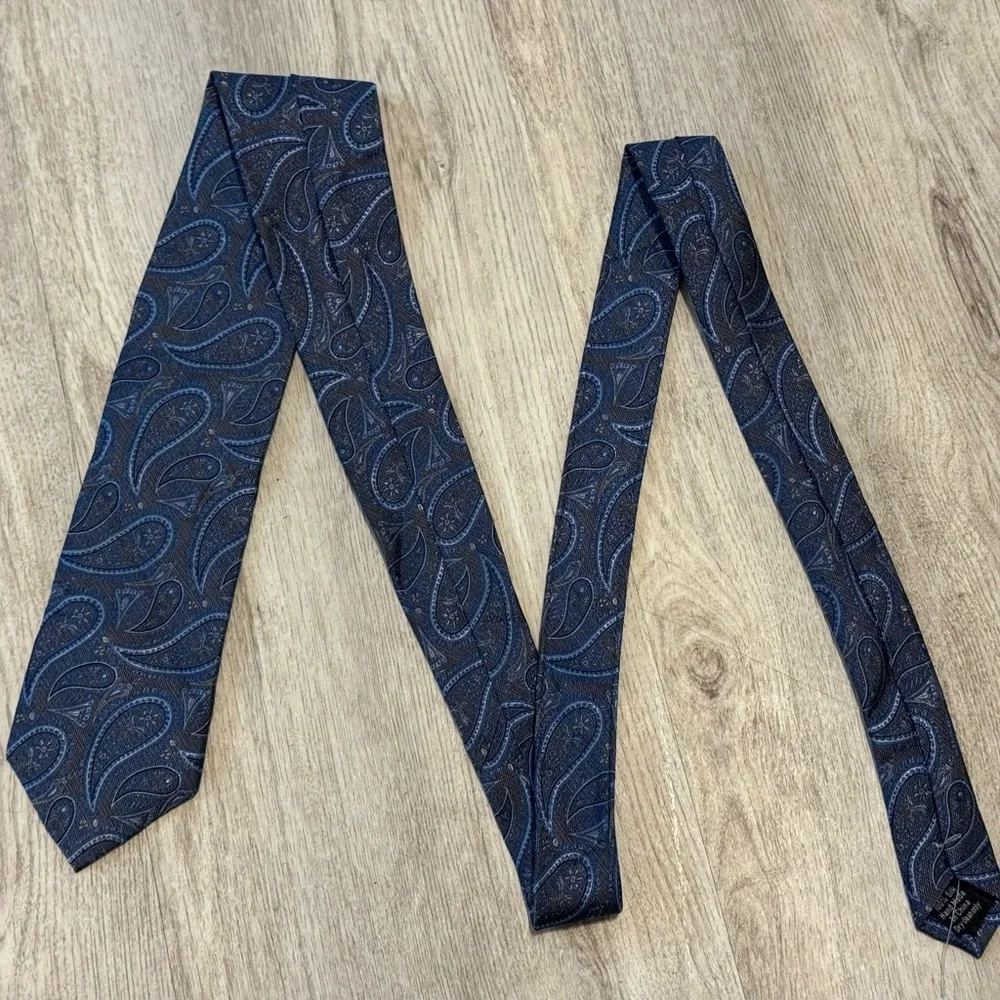 NEW Pronto Uomo 100% Silk Blue Paisley Necktie